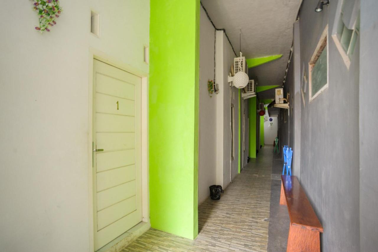 Hotel Reddoorz Syariah Near Rs Advent Bandar Lampung Exterior foto