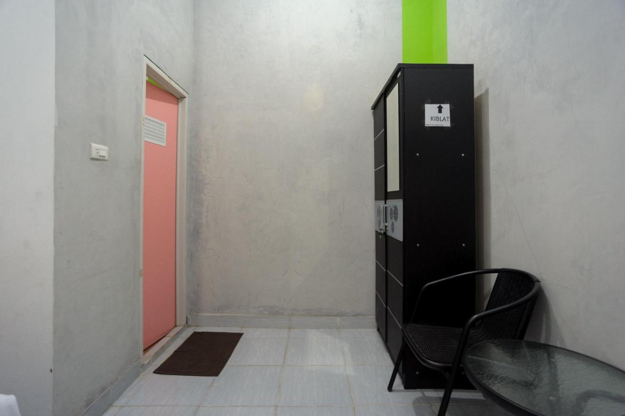 Hotel Reddoorz Syariah Near Rs Advent Bandar Lampung Exterior foto